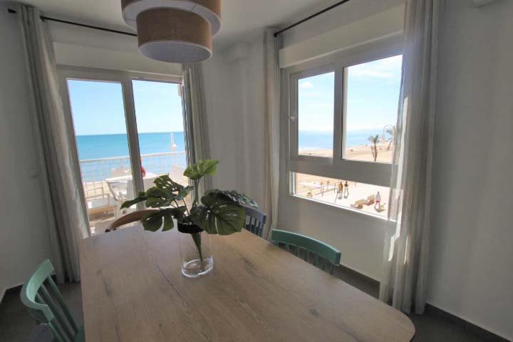 Apartamento Primera Linea Playa Centro De Guardamar Daire Guardamar del Segura Dış mekan fotoğraf